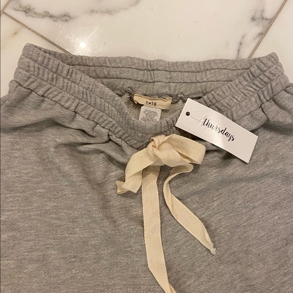 Cropped knot pants - Picture 2 of 2